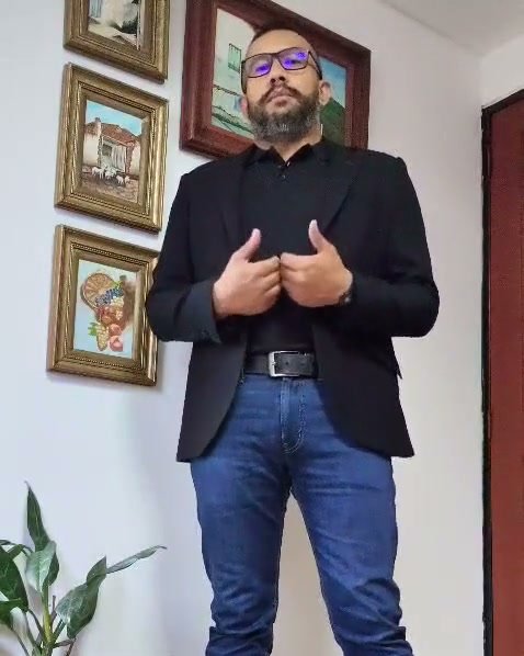 Ricardo Suaza Jiménez en su oficina de Manizales